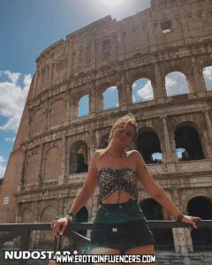 Kaya Corbridge Influencer Sexy Medium Ass Hot Caucasian