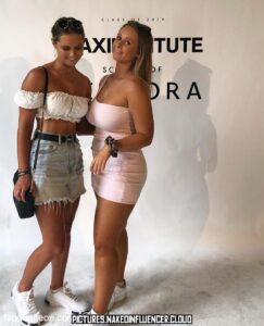 Abby_nesbitt Blonde Influencer Bisexual American Blue Eyes
