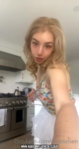 Angel Olsen Actress Adult Content Creator Caucasian Dancing