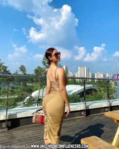 R0s8y_ Female Black Eyes Brown Hair Huge Ass South Korean